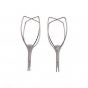 2 metal whisks