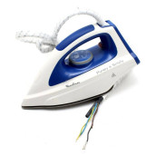 Steam iron with cord