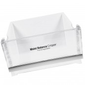 Bottom vegetable draawer / salad crisper