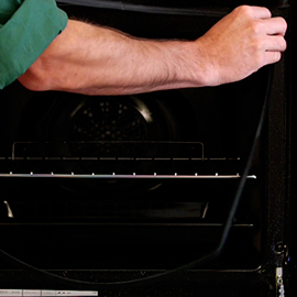 The oven door seal is defective