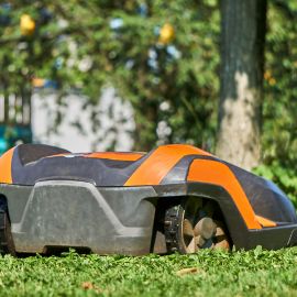 Robot lawnmower power supply