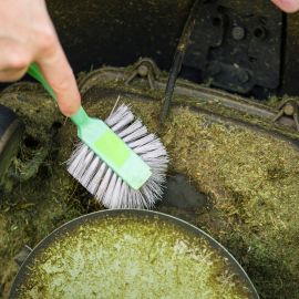 Dirty robot lawnmower contacts